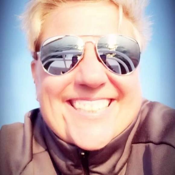 Meet your Posher, Dee - Picture 1 of 1